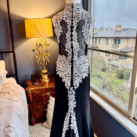 NWT Bebe Black w White Lace Formal Maxi Gown Mesh Cutouts Train - Picture 6 of 15